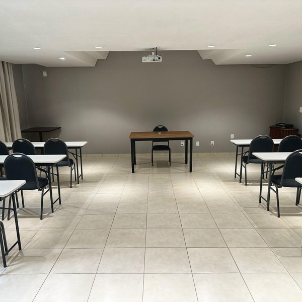 Sala Olinda para eventos e reuniões empresariais no Olinda Hotel e Eventos em Toledo - PR